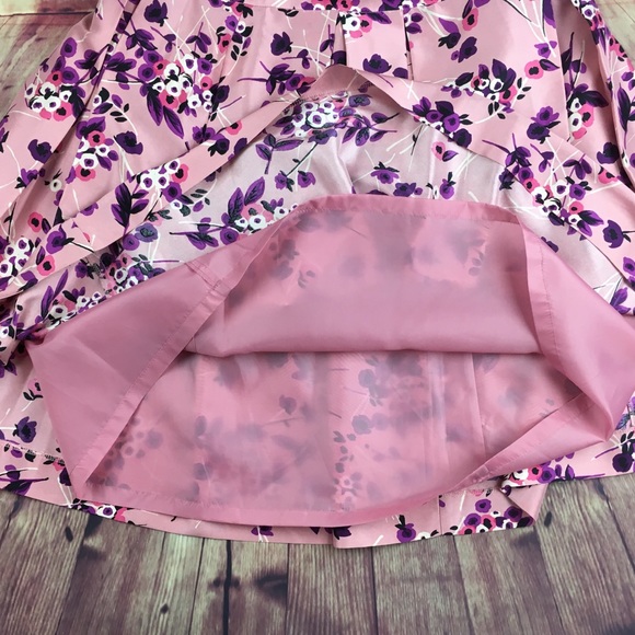 👛Express Studio flower pleated skirt in size 10 - Picture 3 of 6